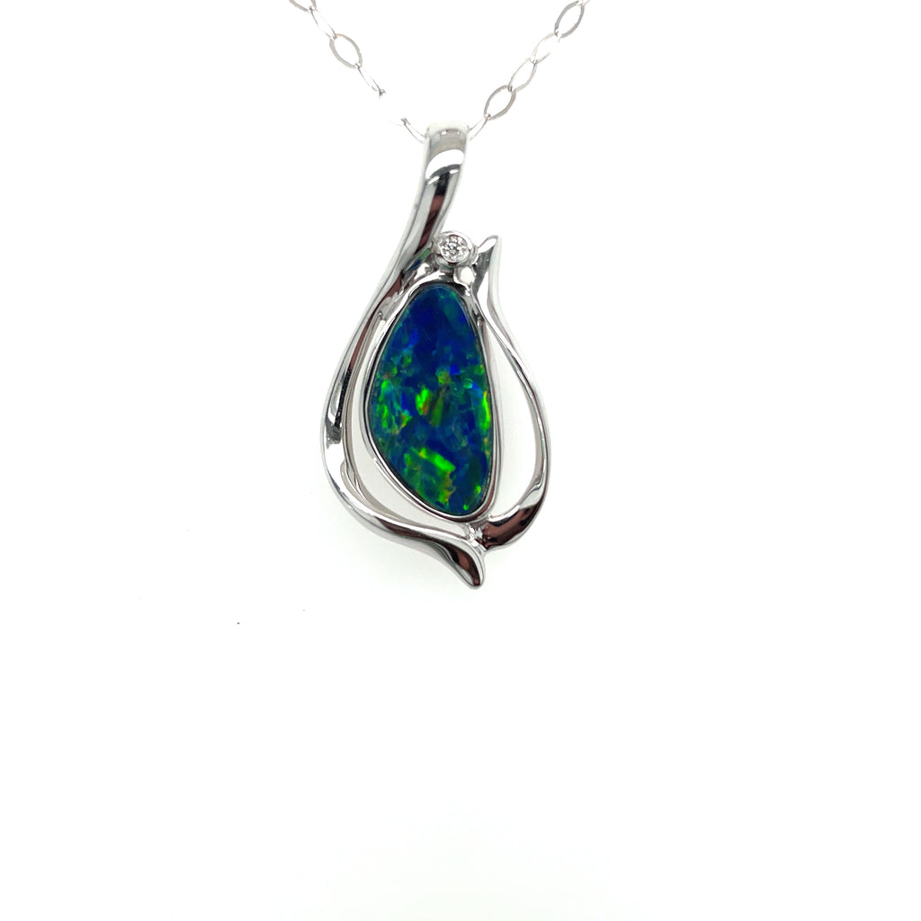 14lwg boulder doublet opal pendant