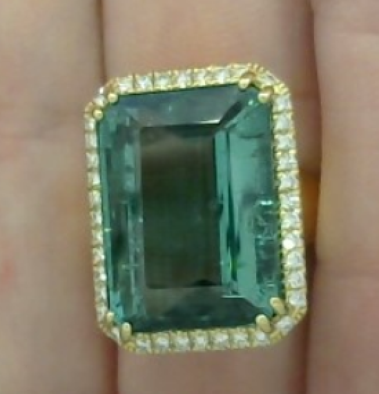 Unico 18K Yellow Gold ring with Green Tourmaline and Diamonds
